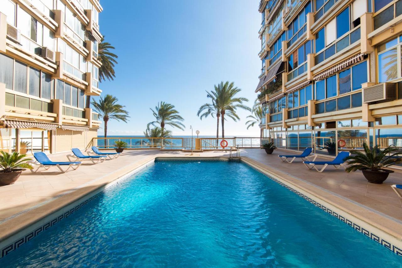 Rentandhomes Beachfront Marbella Center Luaran gambar